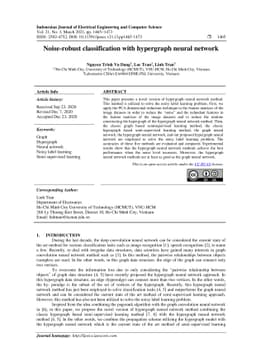 Noise-robust classification with hypergraph neural network